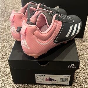 Rundown Pink Softball Cleats